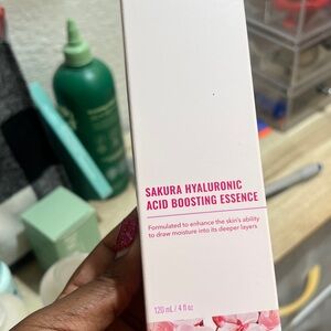 Sakura Hyaluronic Acid Boosting Essence Good Molecules